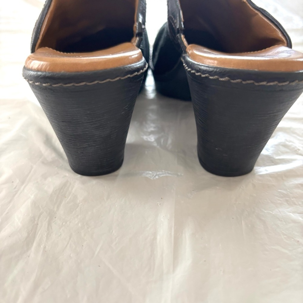 Sofft Octavia black Leather clog mules heeled SZ 9.5 Worn Once on carpet - Picture 6 of 14